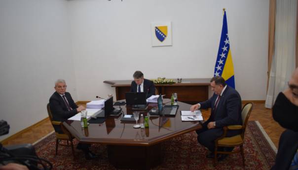 Održana sjednica Predsjedništva BiH, Dodik protiv svih tačaka