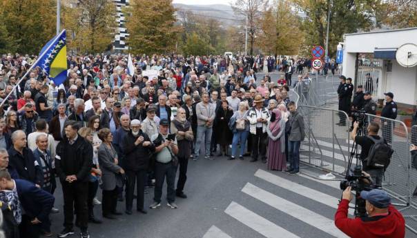 Održani protesti ispred OHR-a: Nećemo aparthejd!