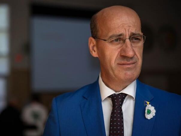 Odustajanje Schmidta poruka Dodiku da može nastaviti sa puzećim separatizmom