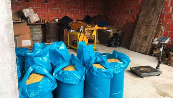 Oduzet duhan i mašina za rezanje duvana vrijedni 35.000 KM