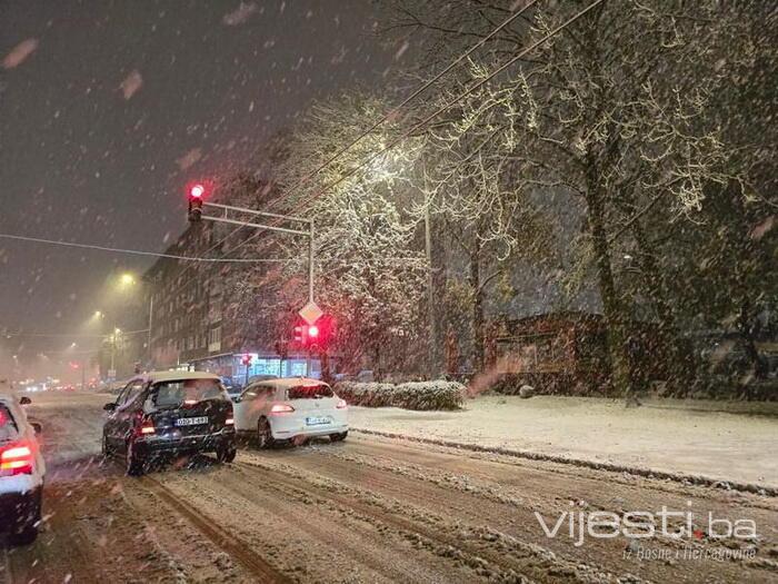 Oglasili se iz KJKP RAD: U Kantonu Sarajevu angažovano 38 vozila i 85 radnika