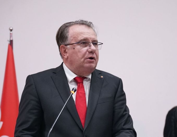 Oglasili se iz Vlade FBiH: Nikšić nije imao operativni zahvat