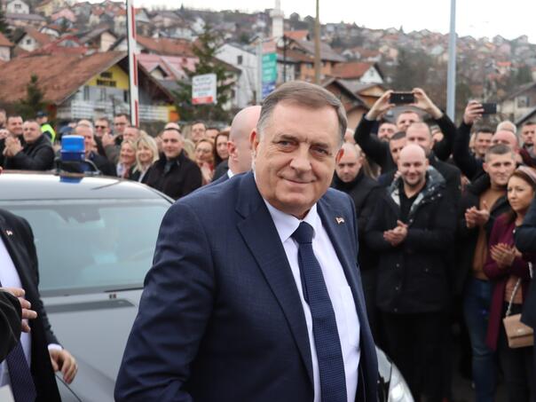 Oglasio se Dodik: Zašto smo glasali za zakone