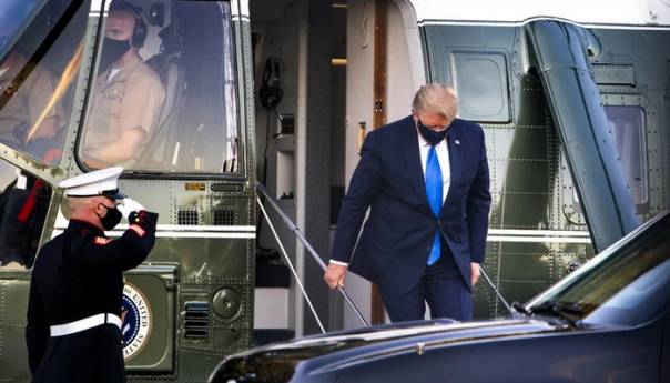 Oglasio se Trump iz bolnice: Ljekari su fantastični