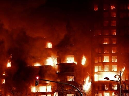 Ogroman požar zahvatio zgradu u Španiji, najmanje četvero stradalih