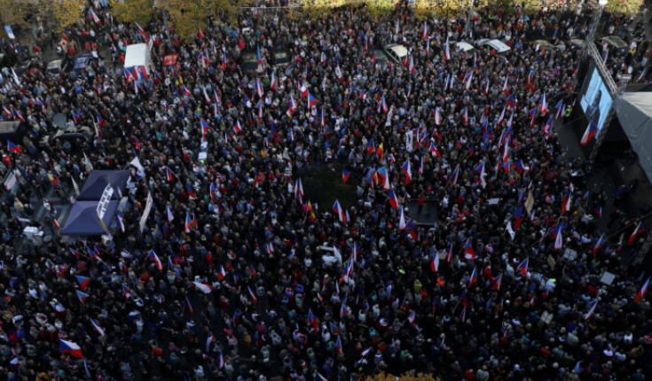 Ogroman protest u Češkoj, traže izravne pregovore s Putinom
