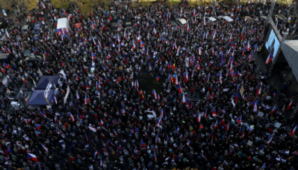 Ogroman protest u Češkoj, traže izravne pregovore s Putinom