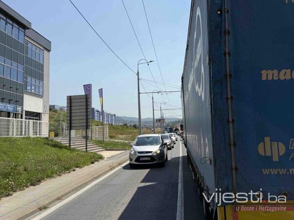 Ogromne gužve kroz Vogošću u oba pravca