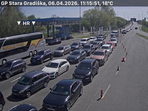 Ogromne gužve na granicama na izlazu iz BiH