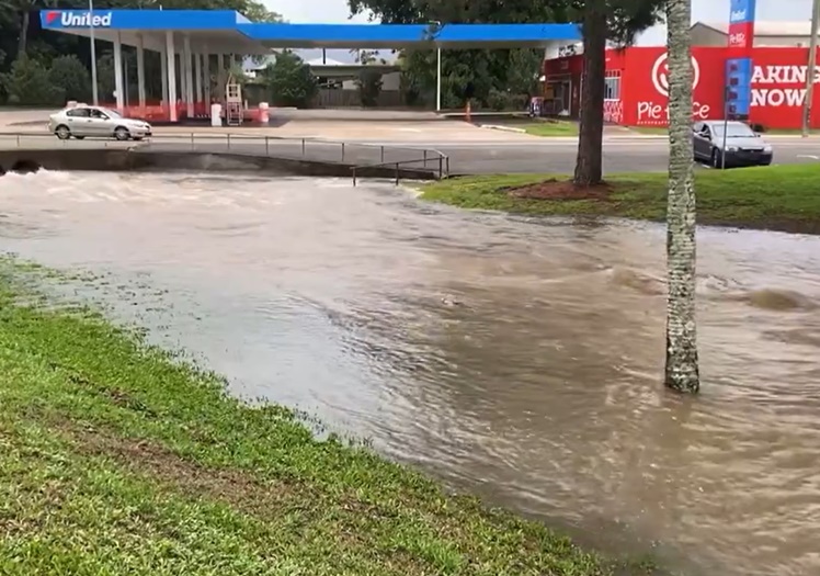 Ogromne poplave u Australiji, na ulici primijećen i krokodil