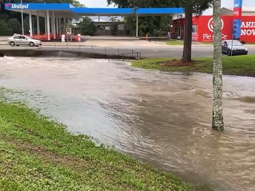 Ogromne poplave u Australiji, na ulici primijećen i krokodil