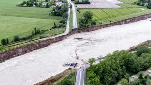 Ogromne poplave u Italiji, potopljeni gradovi, najmanje osmero mrtvih