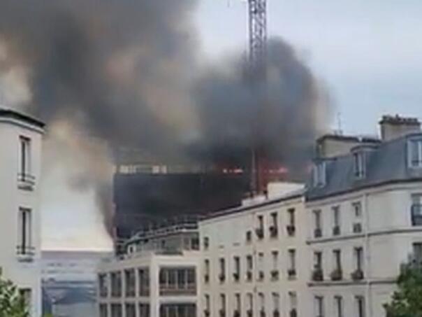 Ogromni požar u Parizu: Vatru na neboderu gasi 180 vatrogasaca