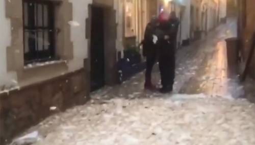 Ogromni talasi i pjena prekrili španske gradove