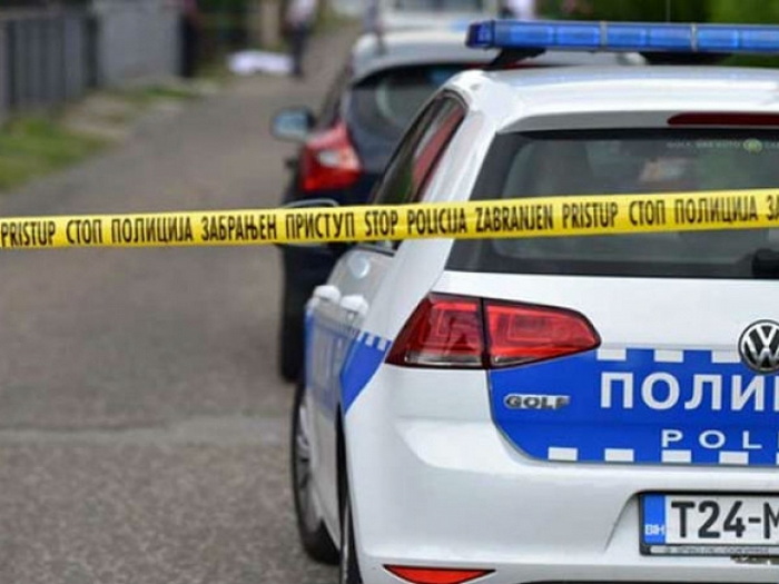 Okliznuo se, pao pa pištoljem iz džepa slučajno ubio komšiju