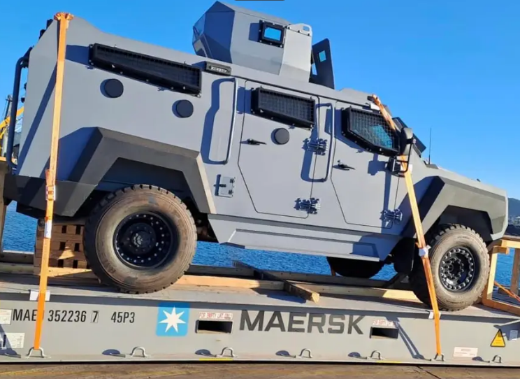 Oklopni transporteri 'Senatori' stigli u Tuzlu: Koristiti će ih MUP TK