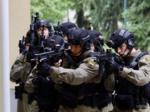 Oklopnjaci, oružje, akcija: Pogledajte čime FUP raspolaže