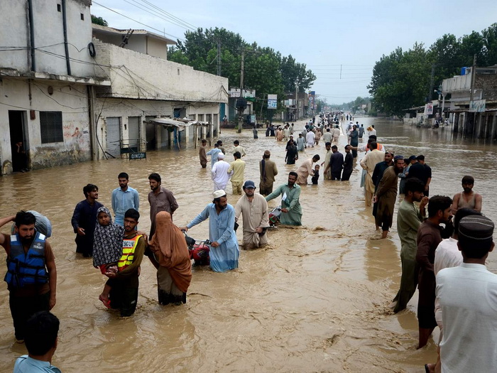 Oko 100.000 ljudi evakuirano u Pakistanu zbog poplava