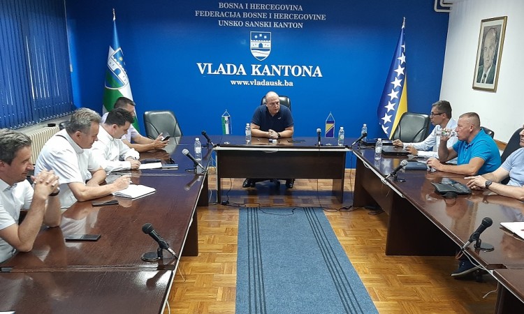 Oko 2.250 migranata u USK-u, skoro hiljadu izvan prihvatnih kampova