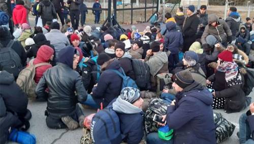 Oko 200 migranta blokirana na srpsko-mađarskoj granici