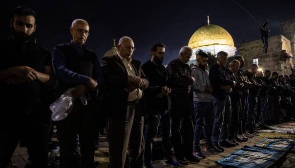 Oko 280.000 muslimana obilježilo Lejletu-l-kadr u džamiji Al-Aqsa