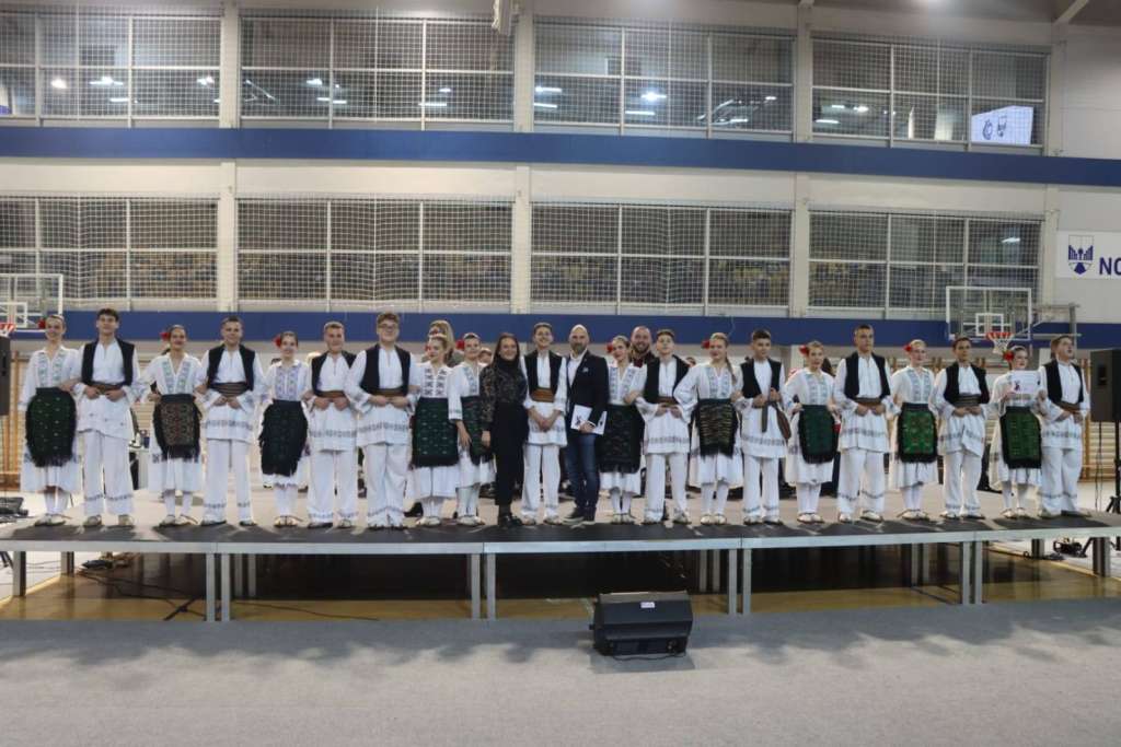 Oko 400 djece zablistalo na Smotri folklora i modernog plesa u Sarajevu