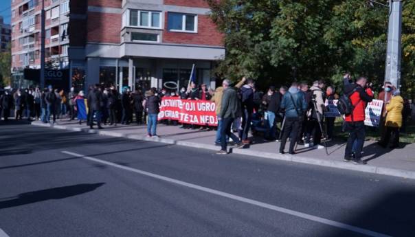 Okončan protest: Građani razgovarali sa zvaničnicima OHR-a