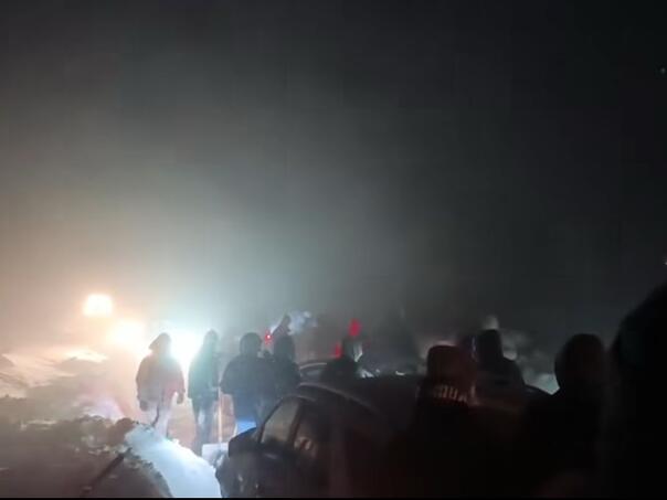 Okončana drama kod Drvara: Spašeni ljudi iz kolone u snijegu