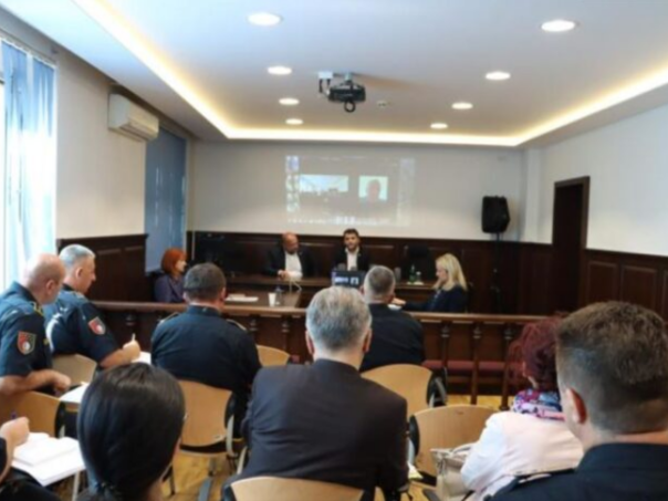 Okrugli sto MUP-a KS: Ujednačavanje praksi oduzimanja vozila