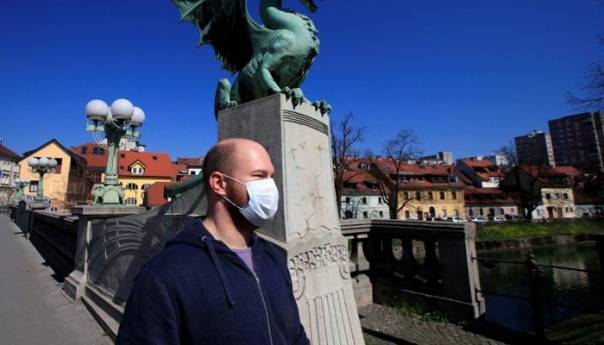 Okupljanja u Sloveniji ograničena na deset ljudi, a više uz evidenciju sudionika