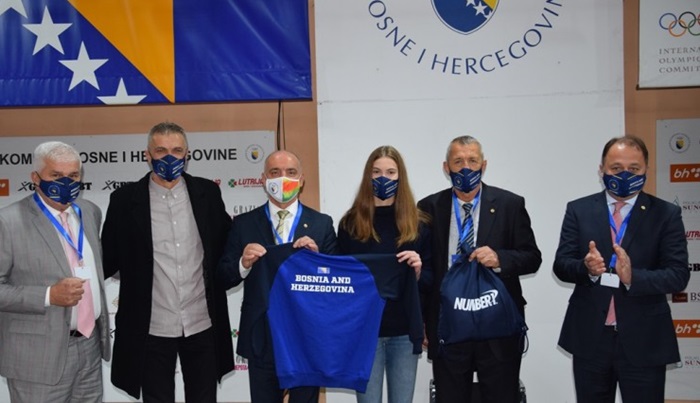 Olimpijski komitet BiH dodijelio stipendije Lani Pudar i Adi Avdagić