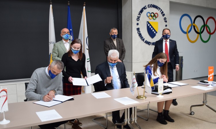 Olimpijski komitet BiH nagradio plivačicu Lanu Pudar
