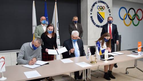 Olimpijski komitet BiH nagradio plivačicu Lanu Pudar
