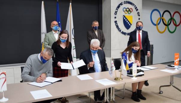 Olimpijski komitet BiH nagradio plivačicu Lanu Pudar
