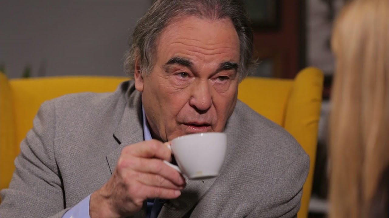 Oliver Stone primio rusku vakcinu Sputnik V