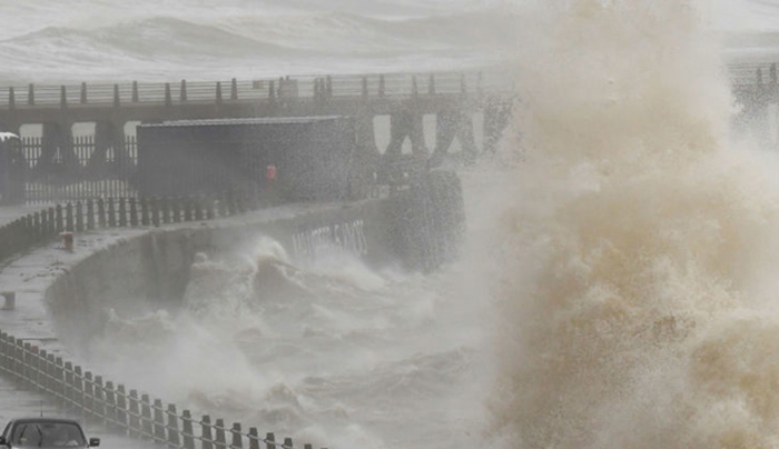 Oluja bjesni Evropom; Stotine letova otkazano