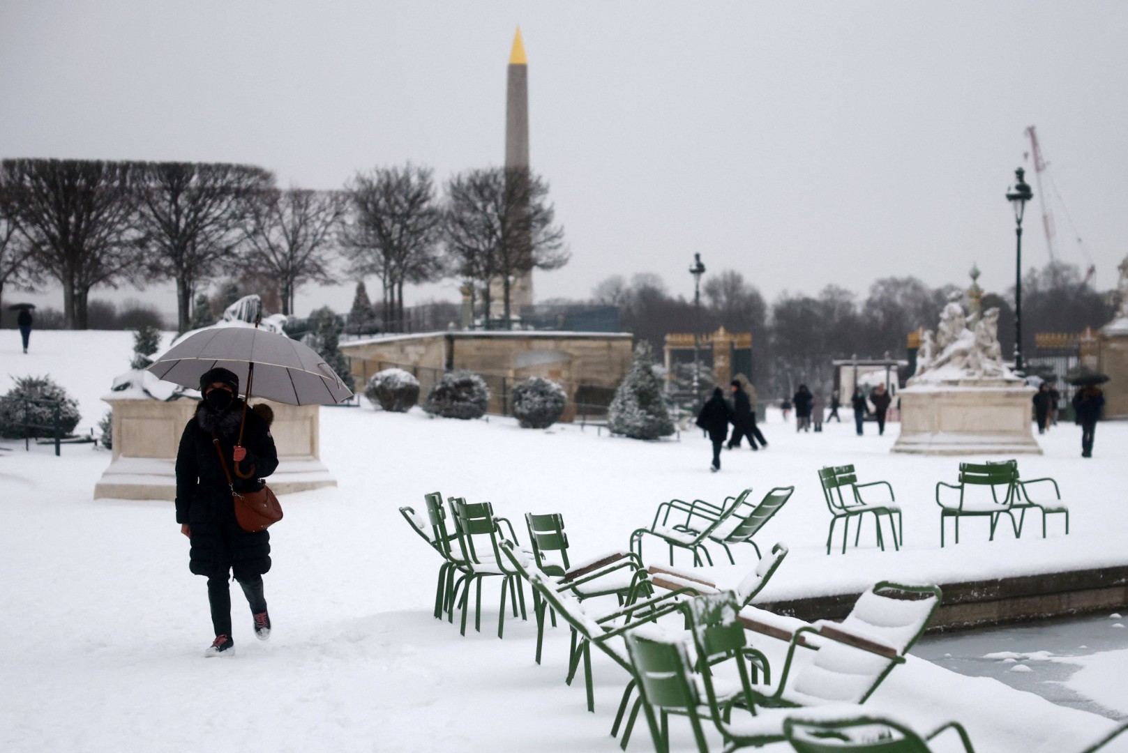 Oluja "Goretti" paralizirala Zapadnu Evropu: Otkazani letovi, blokirane ceste