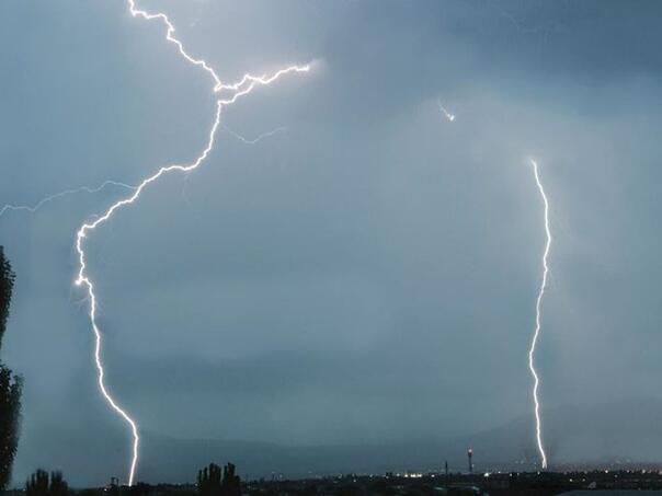 Oluja "opasna po život" približava se Velikoj Britaniji