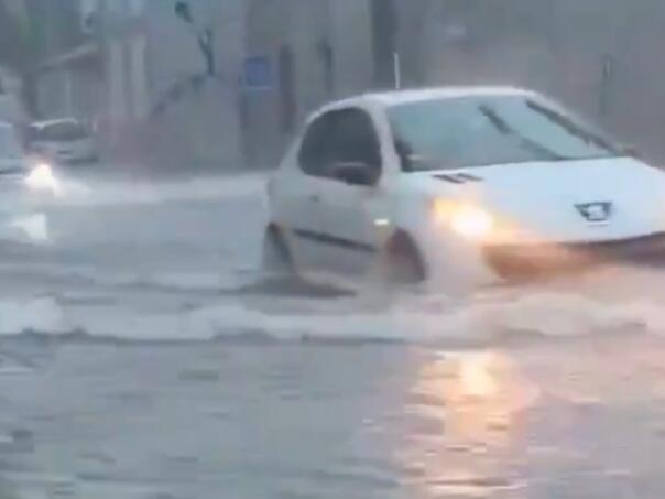 Oluja poharala jugoistok Francuske: Voz visio u zraku, troje mrtvih