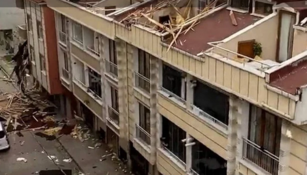 Oluja u Istanbulu: Vjetar ruši dijelove zgrada, četvero mrtvih