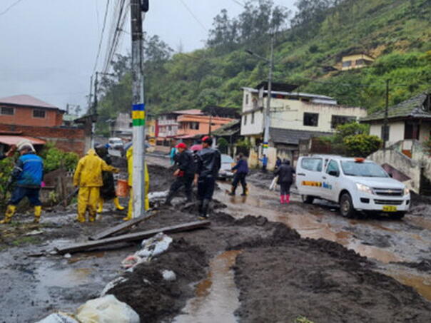 Oluja u Srednjoj i Južnoj Americi. Crveni alarmi, preusmjereni letovi, ima mrtvih...