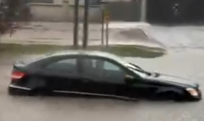 Olujno nevrijeme pogodilo Novi Sad, padao grad veličine lješnjaka