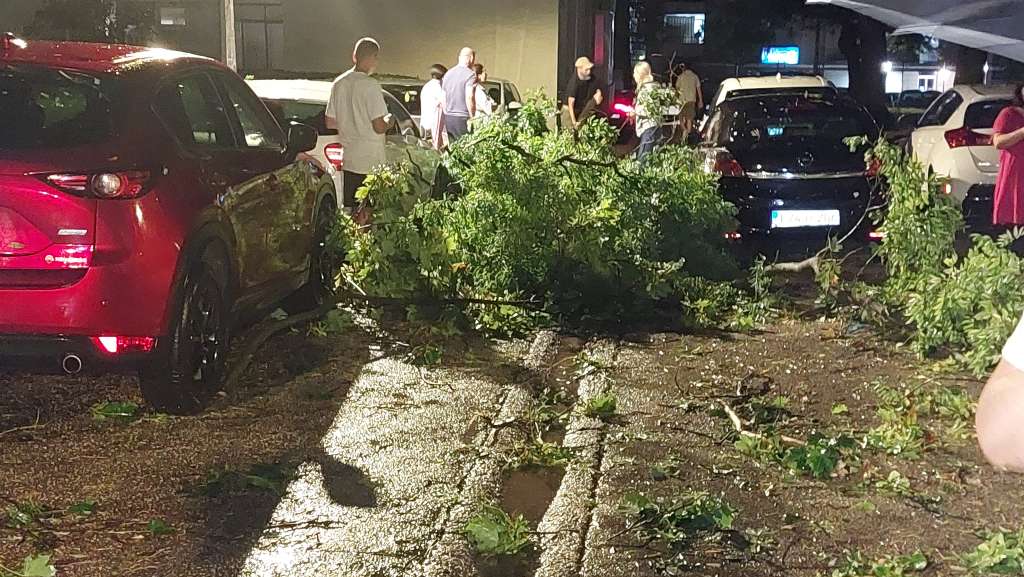 Olujno nevrijeme poharalo Mostar
