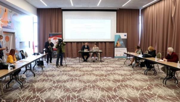 Ombudsmeni i udruženja u zaštiti potrošača