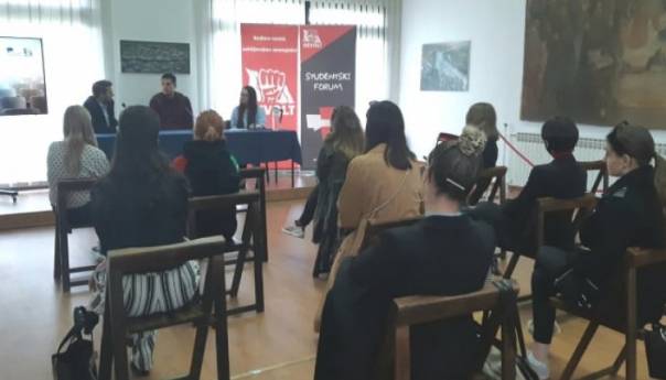 Omladinski pokret Revolt organizirao studentski forum 'Ko nas sputava?'