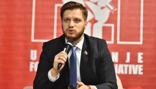 Omogućiti moratorij na kredite za vrijeme porodiljskog odsustva