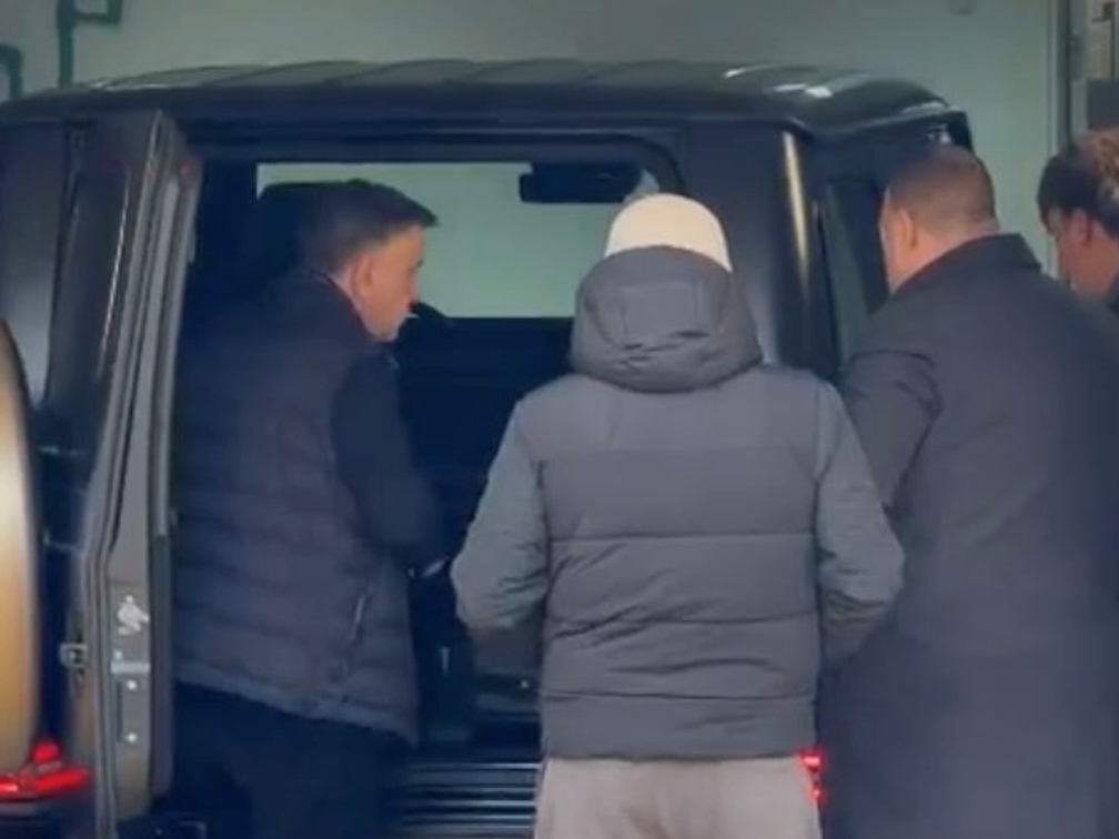 Navodno bio meta napada: Komšija Zdravka Čolića spakovao stvari i napustio vilu