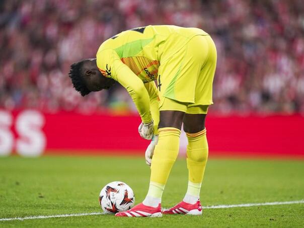 Onanu na golu Uniteda mijenja reprezentativac Srbije