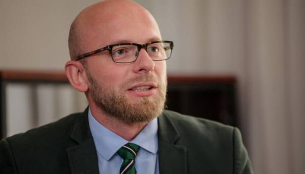 Opasan lov u mutnom ili briga za privredu!?