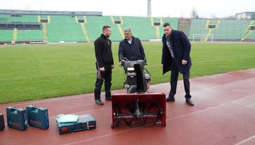 Općina Centar: Ajanadžić uručio šest mašina za čišćenje snijega